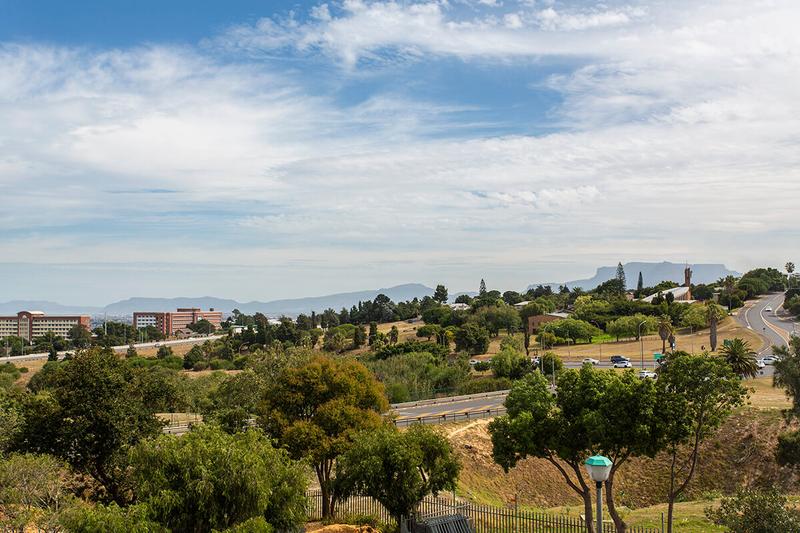 2 Bedroom Property for Sale in Loevenstein Western Cape